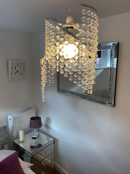 Central Leeds Townhouse With Private Roof Garden Sleeps 4 Exterior foto