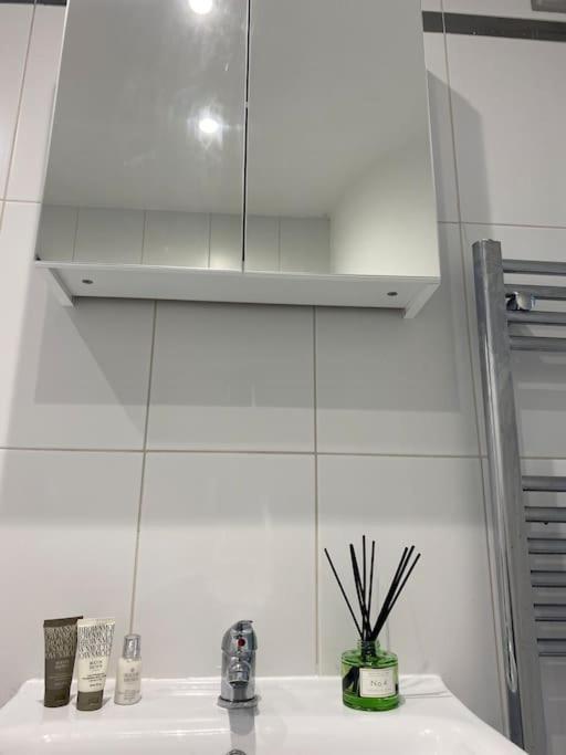 Central Leeds Townhouse With Private Roof Garden Sleeps 4 Exterior foto