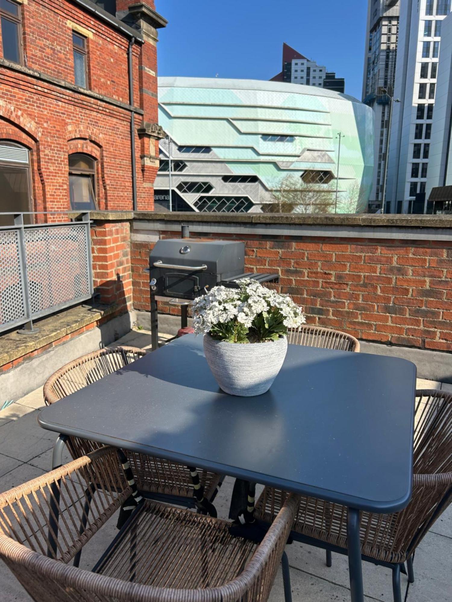 Central Leeds Townhouse With Private Roof Garden Sleeps 4 Exterior foto